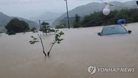 БНСУ-д аадар борооны улмаас 7 хүн амиа алдаж, олон мянган хүнийг нүүлгэн шилжүүлжээ